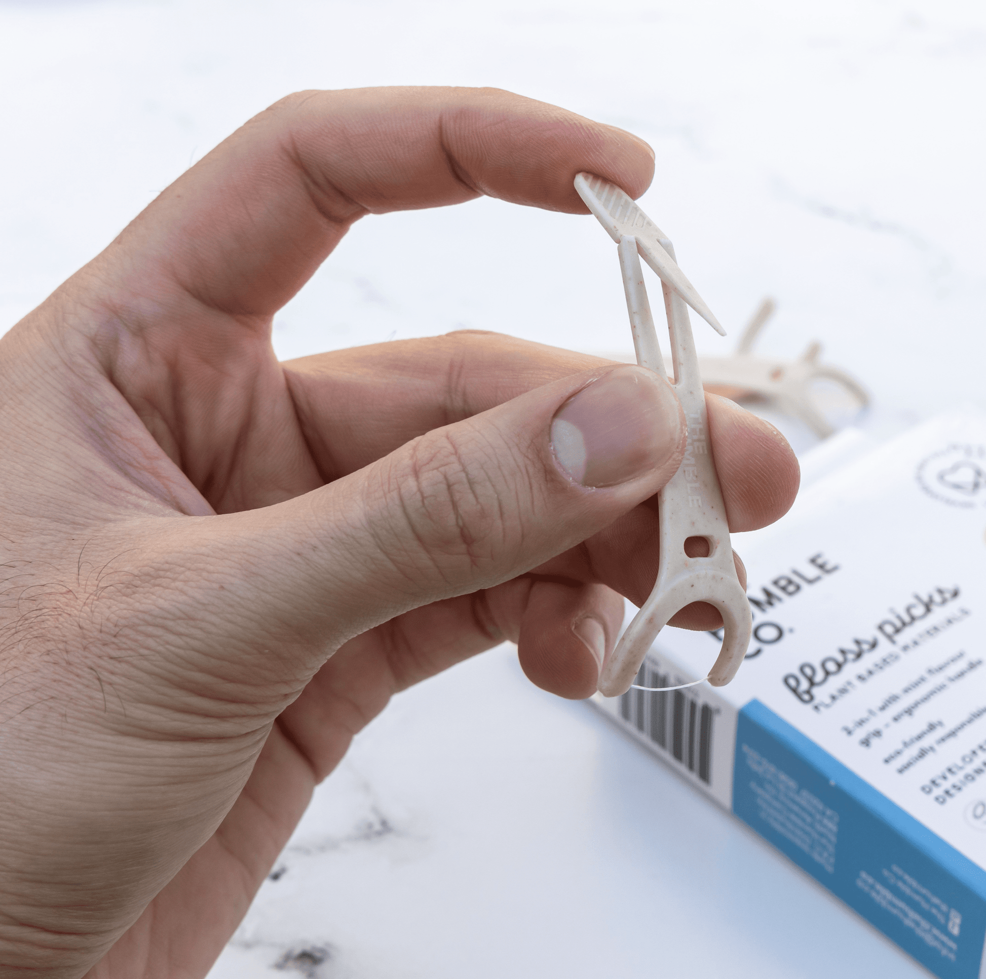 Plant-based Floss Picks - Grip Handle - Mint (50 pcs) - humble-usa